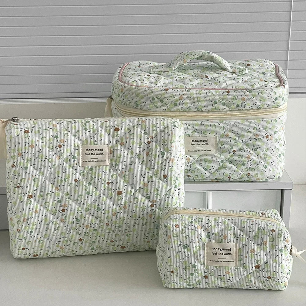 Luxury Vintage Floral Quilted Cosmetic Bag – Large Capacity Travel Makeup Organizer